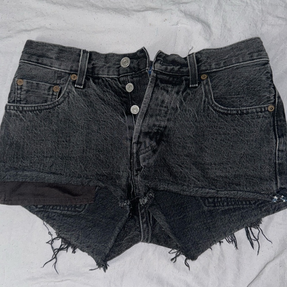 Black Levi's jeans micro shorts size 25🖤🖤